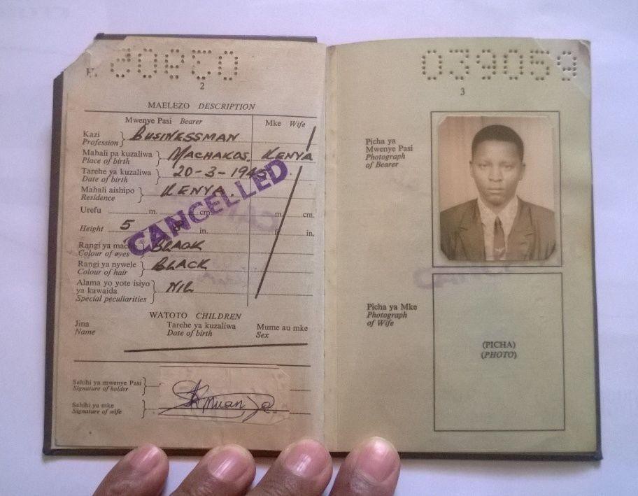 kenya-republic-passport-1975-barack-obama-samwel-kingoo-nwanza-1